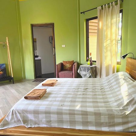 Navari Homestay Районг Екстериор снимка