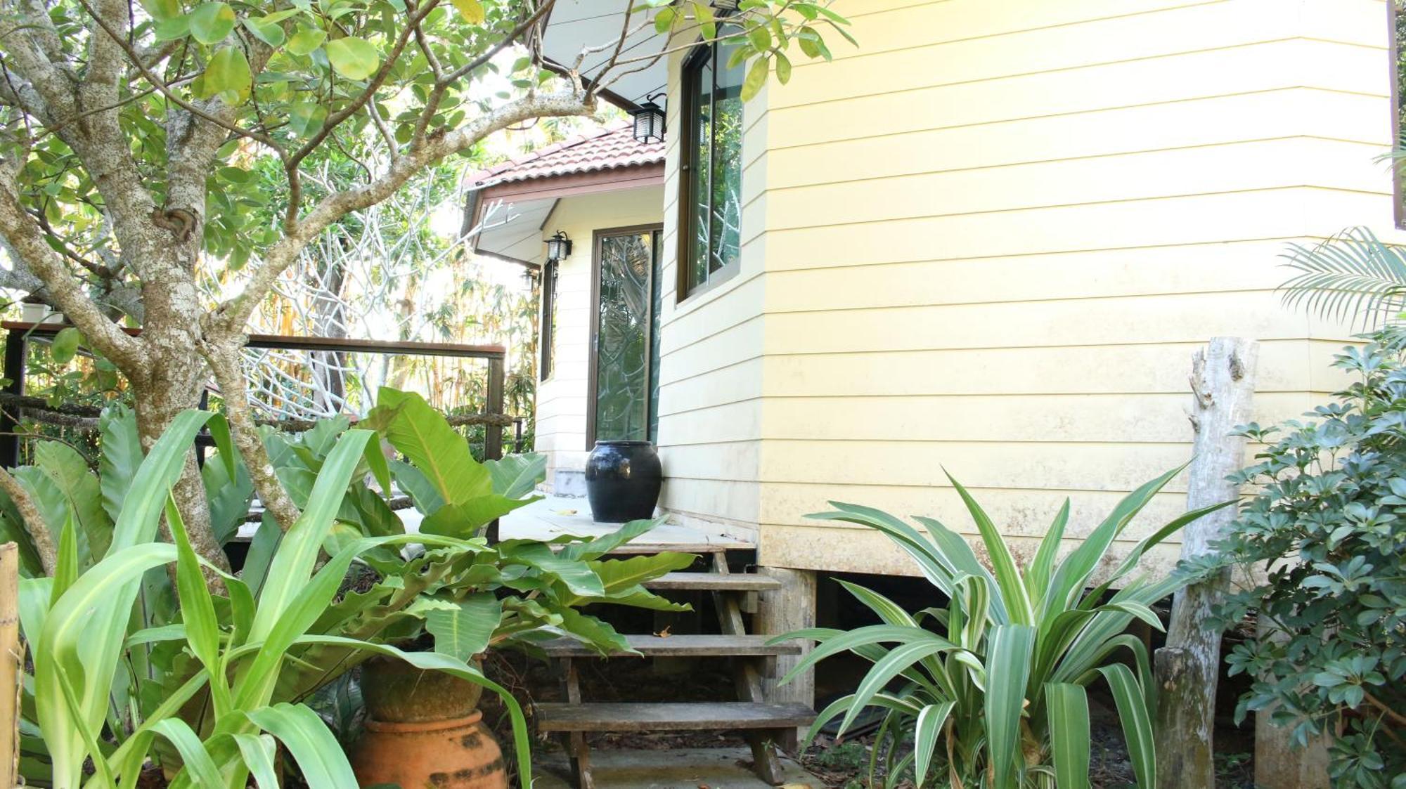 Navari Homestay Районг Екстериор снимка