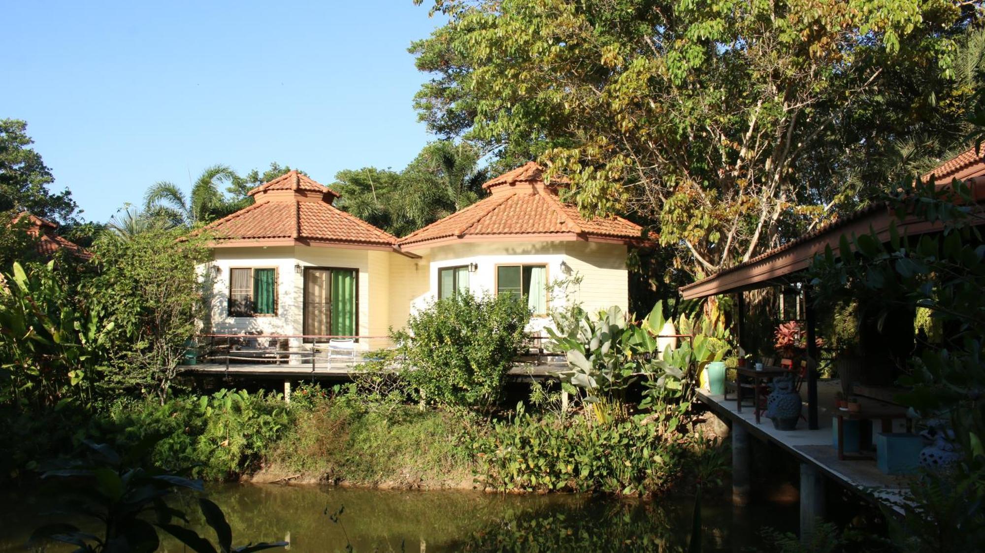 Navari Homestay Районг Екстериор снимка