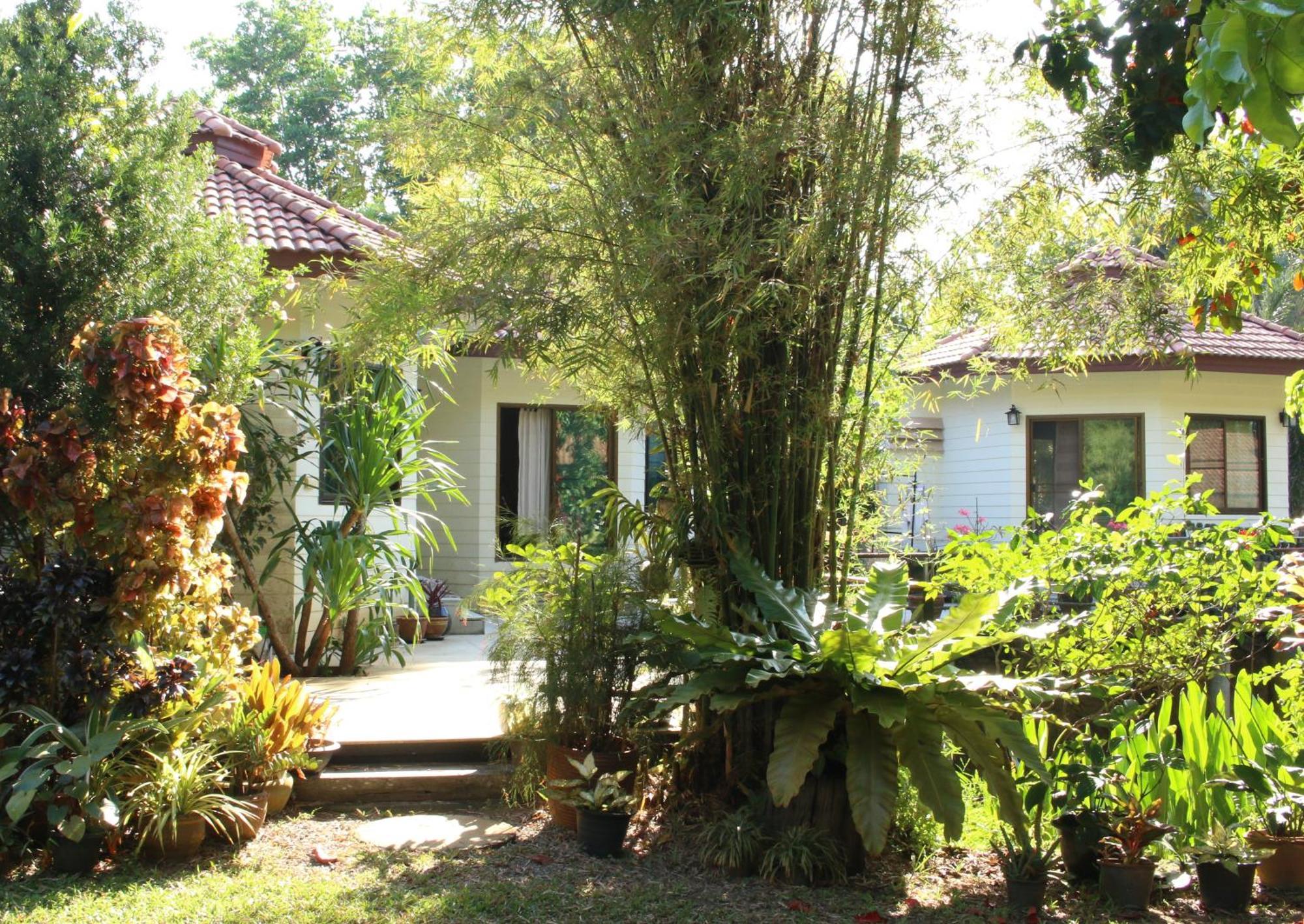 Navari Homestay Районг Екстериор снимка